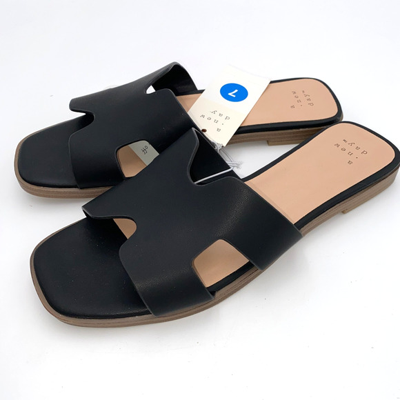 A New Day Shoes Womens Size 7 Black Faux Leather Slip On Flats - Picture 3 of 5